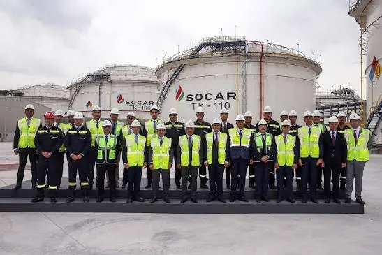 Akaryakıt tesisi ve tanker operasyonu